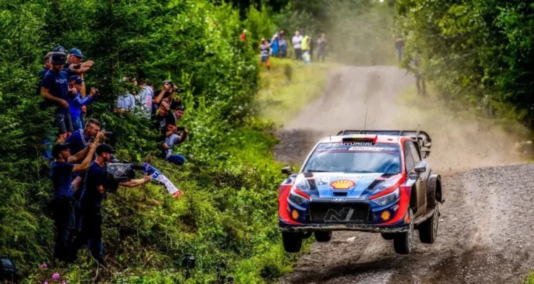 WRC Finland: Dramatisk Dag Följs av Högtid i Jyväskylä